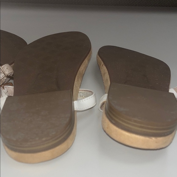 Vionic Women's Jada Style Sandals - White and Tan bundle both size 7 preowned - Picture 10 of 12